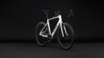 CUBE ATTAIN C:62 SLX 2027 metallicwhite´n´black - slika 2